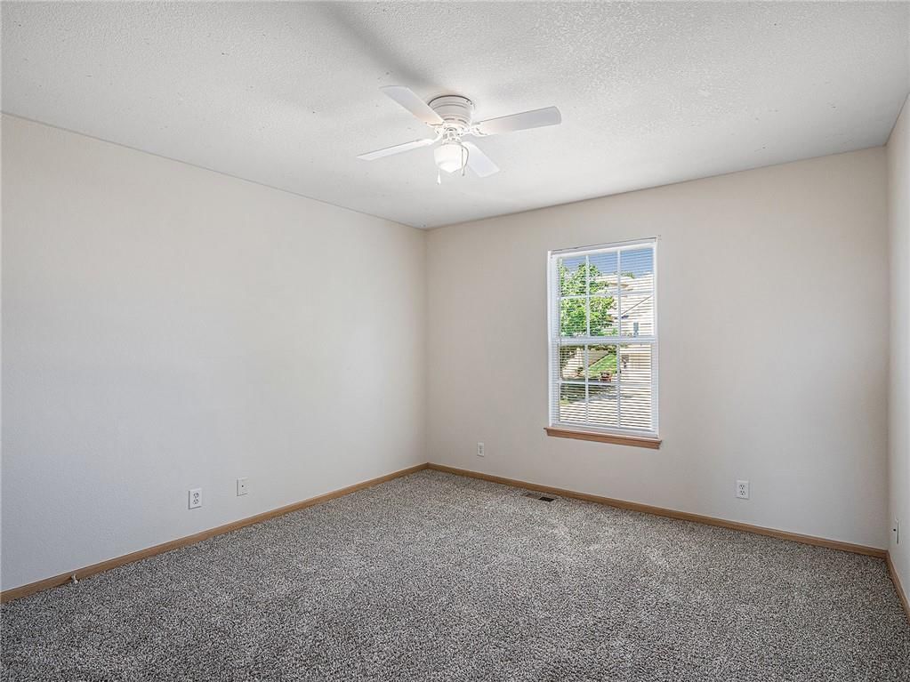 1227 NW Ashley Lane — photo 19