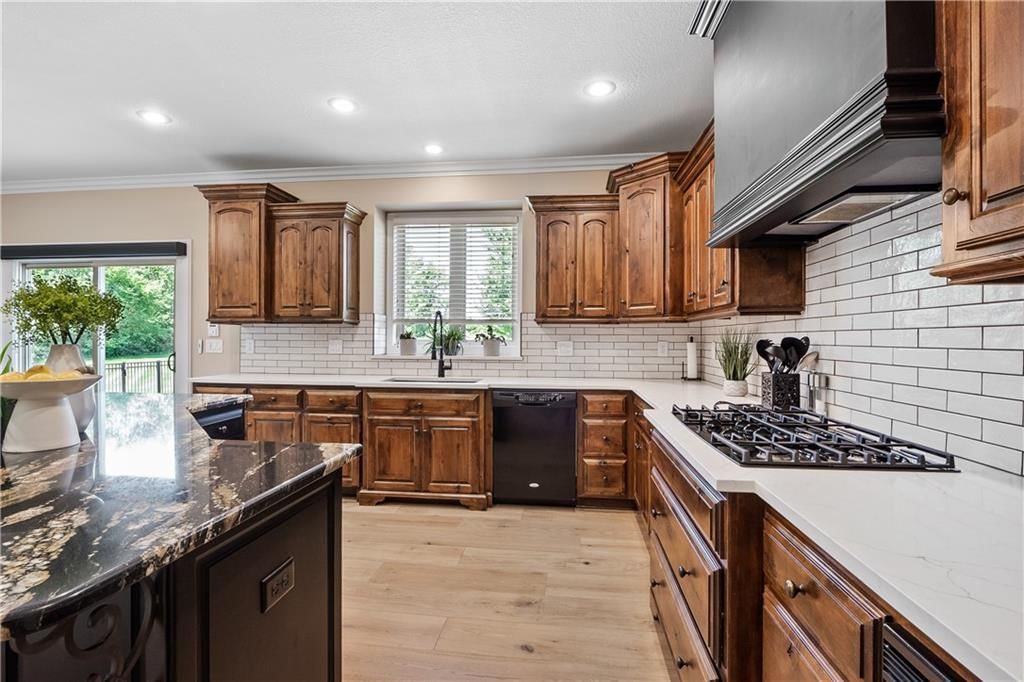 9816 STONEHAUS Drive — photo 16