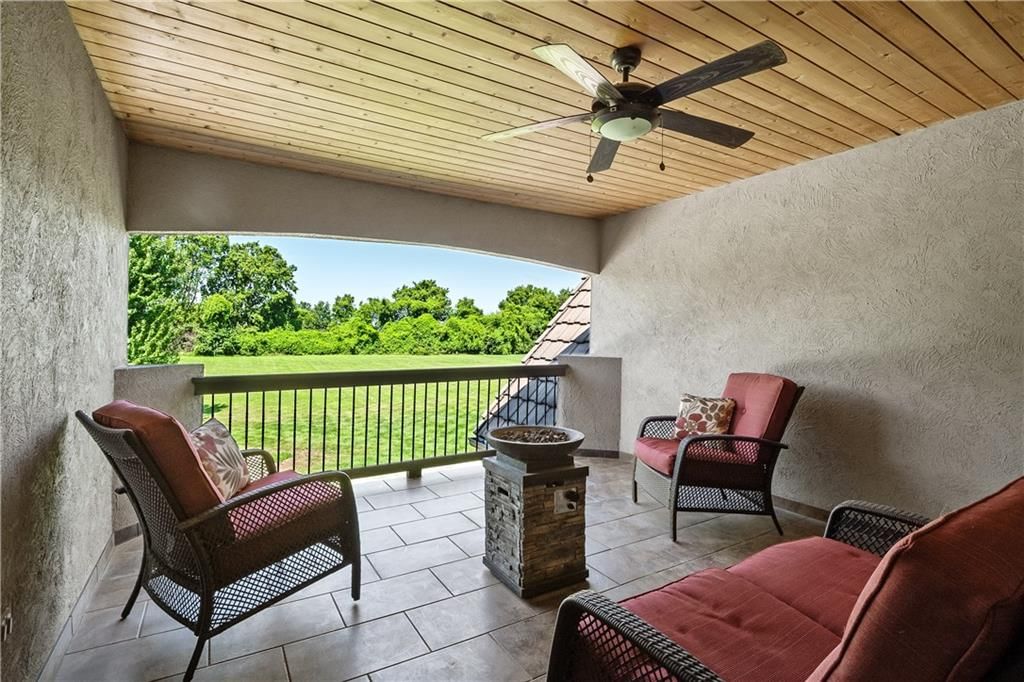 9816 STONEHAUS Drive — photo 23