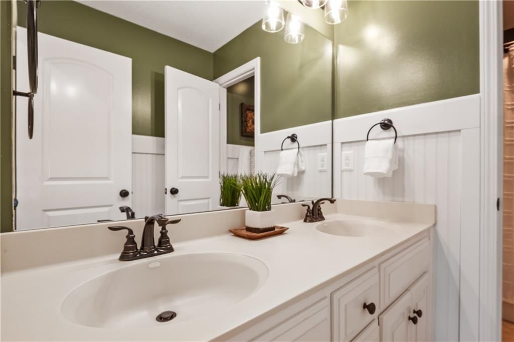 9816 STONEHAUS Drive — photo 33