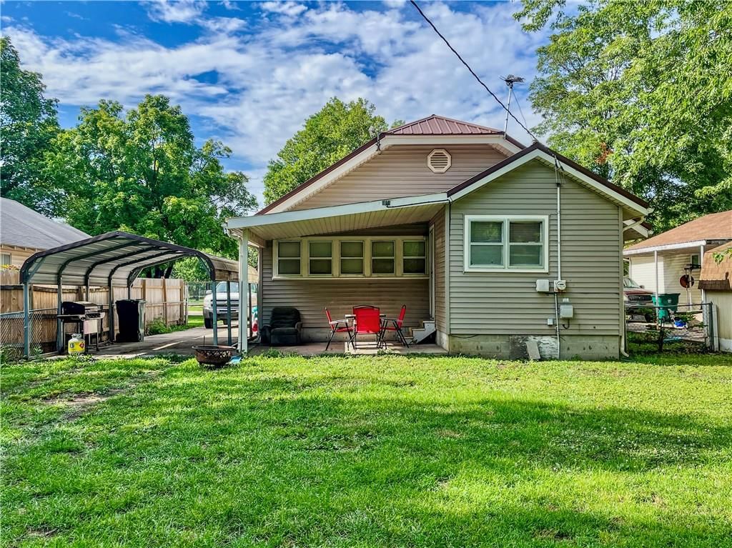 1206 Grand Avenue — photo 15
