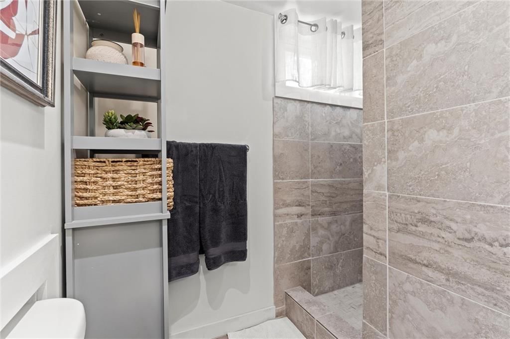 5735 Horton Street — photo 28