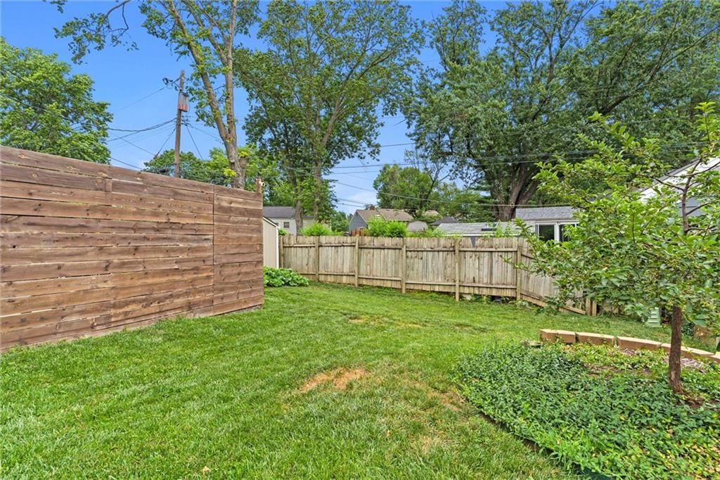 5735 Horton Street — photo 36