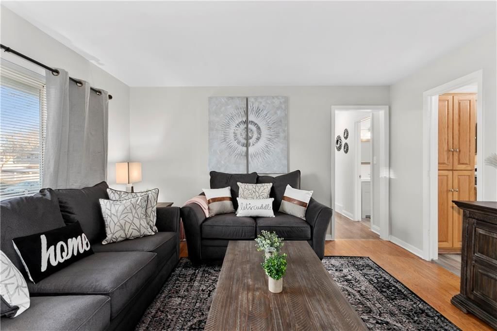 4512 S Grand Avenue — photo 8
