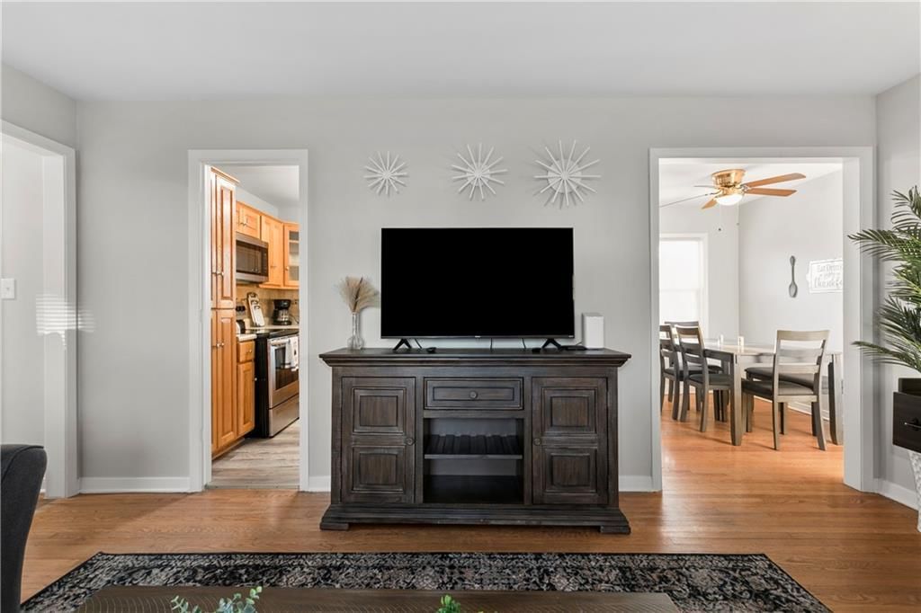 4512 S Grand Avenue — photo 10