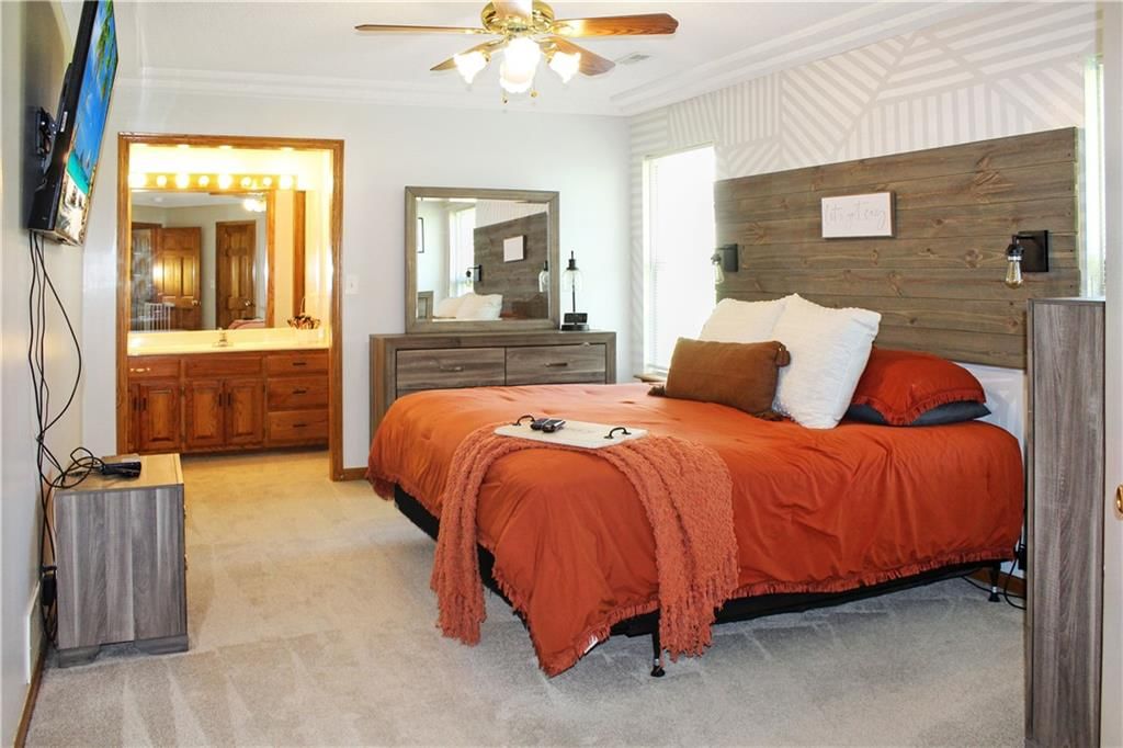 318 W 20th Street — photo 12