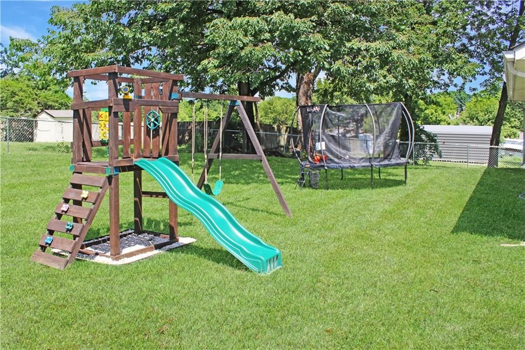 318 W 20th Street — photo 21