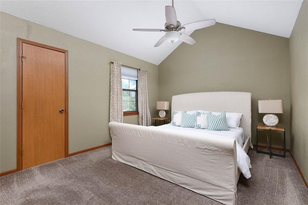 240 SW Pinetree Lane — photo 11