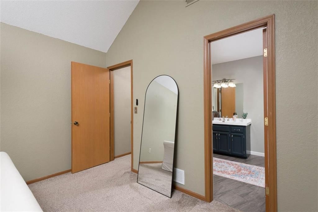 240 SW Pinetree Lane — photo 12