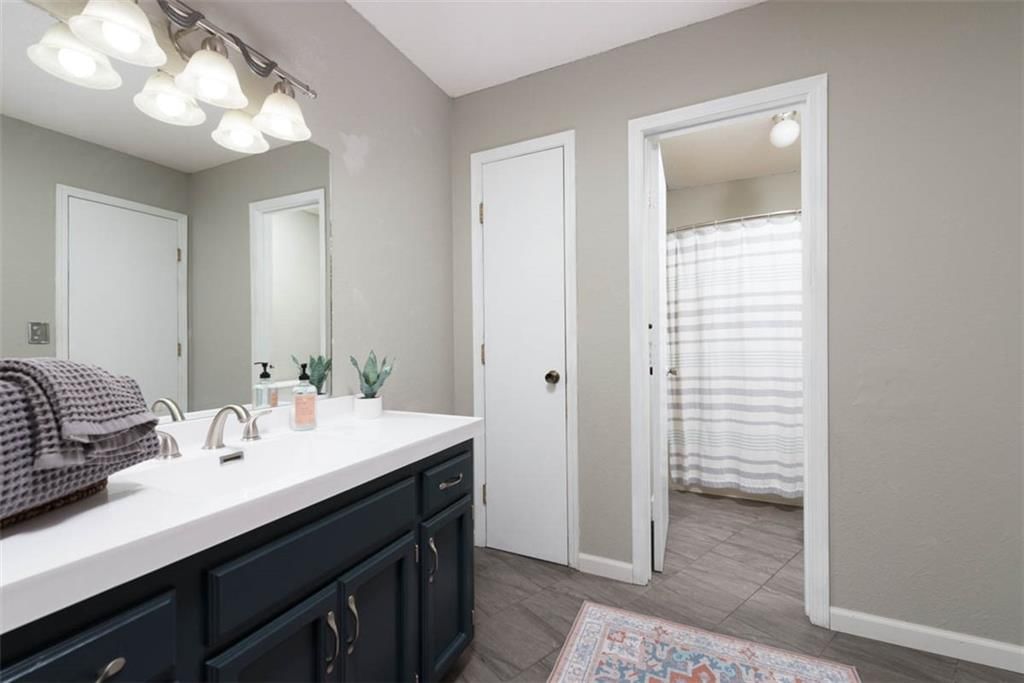 240 SW Pinetree Lane — photo 13