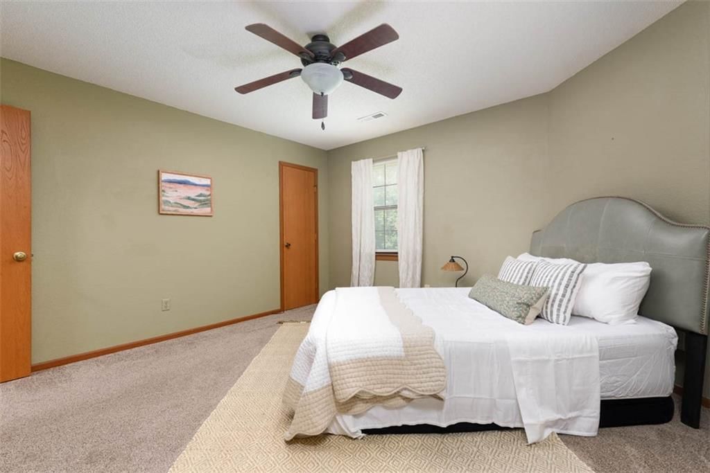 240 SW Pinetree Lane — photo 15