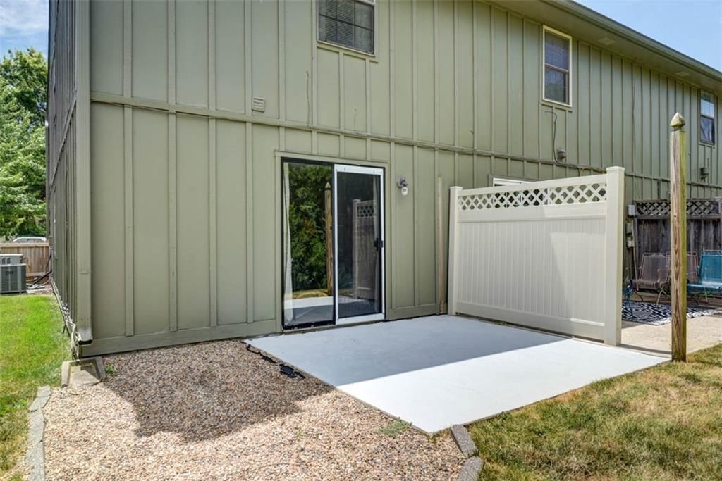 240 SW Pinetree Lane — photo 18