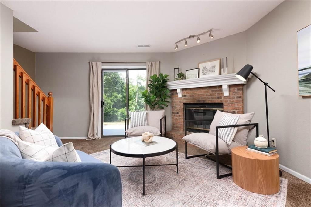 240 SW Pinetree Lane — photo 4