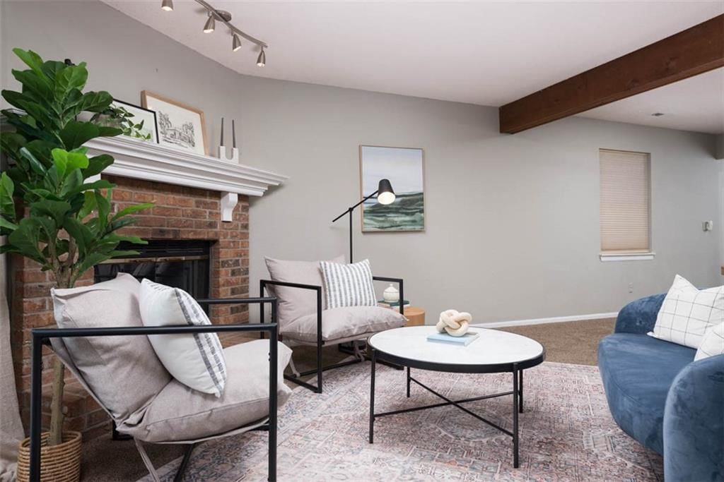 240 SW Pinetree Lane — photo 5