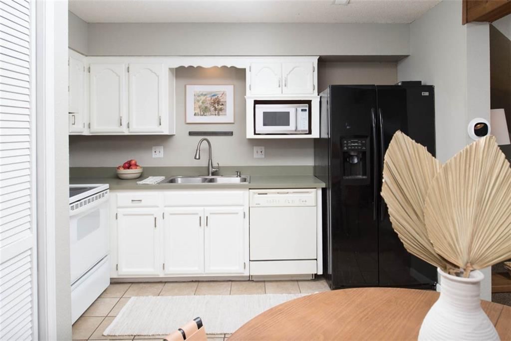 240 SW Pinetree Lane — photo 8