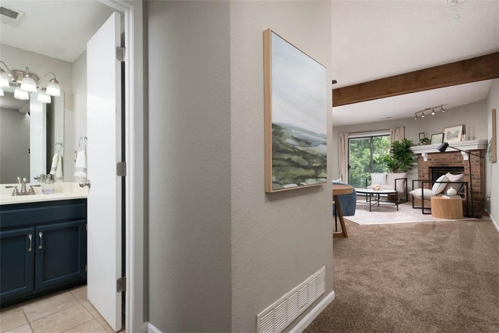 240 SW Pinetree Lane — photo 9