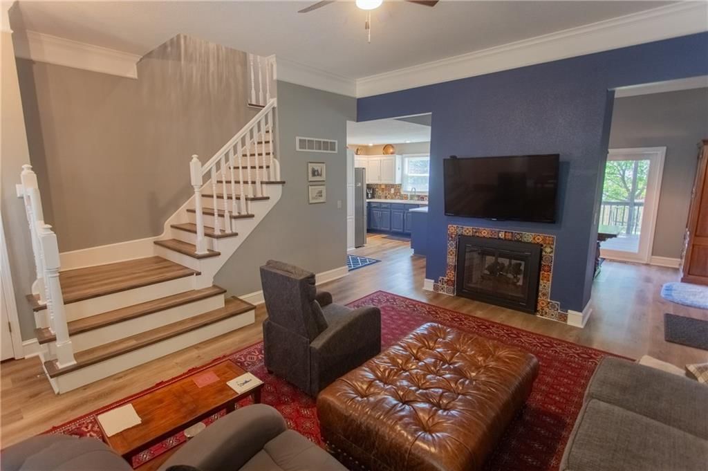 321 Kimberly Drive — photo 4