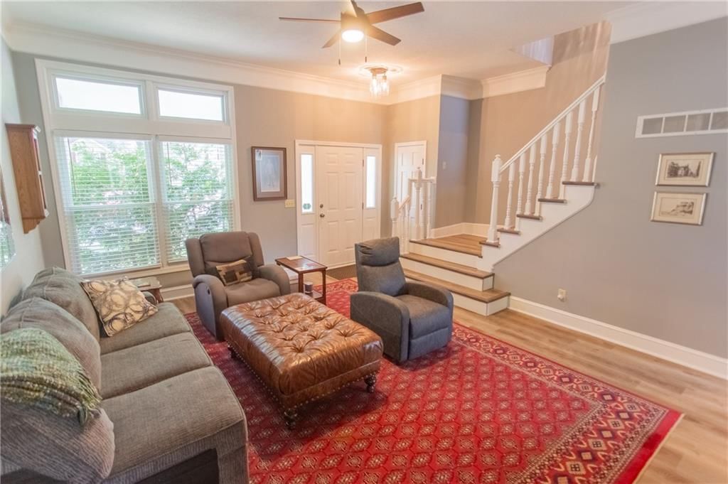321 Kimberly Drive — photo 7