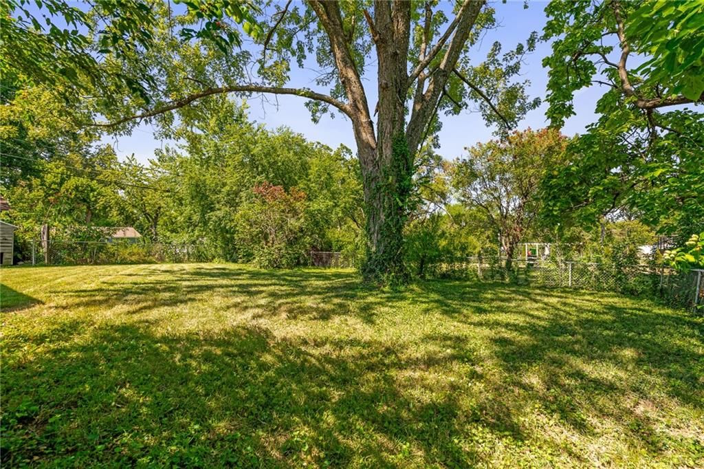 6710 W 82nd Street — photo 21