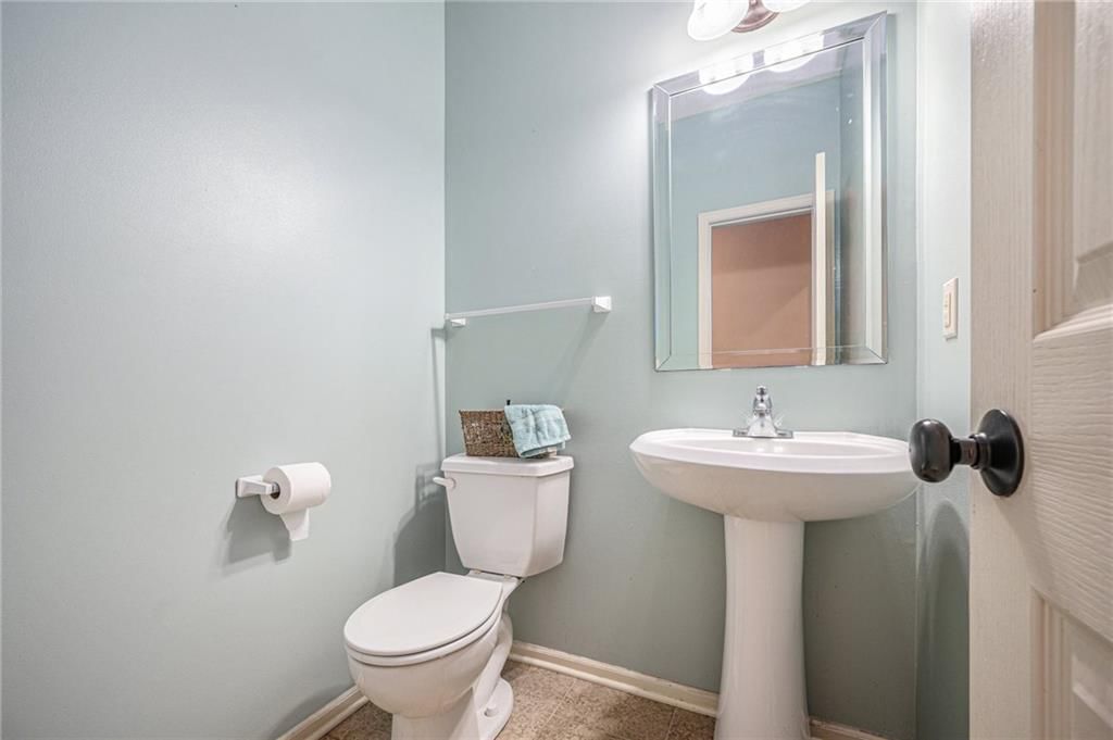 9609 N Adrian Avenue — photo 15