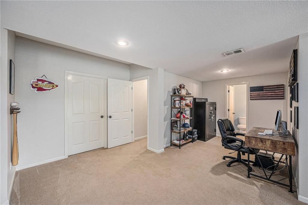 9609 N Adrian Avenue — photo 17