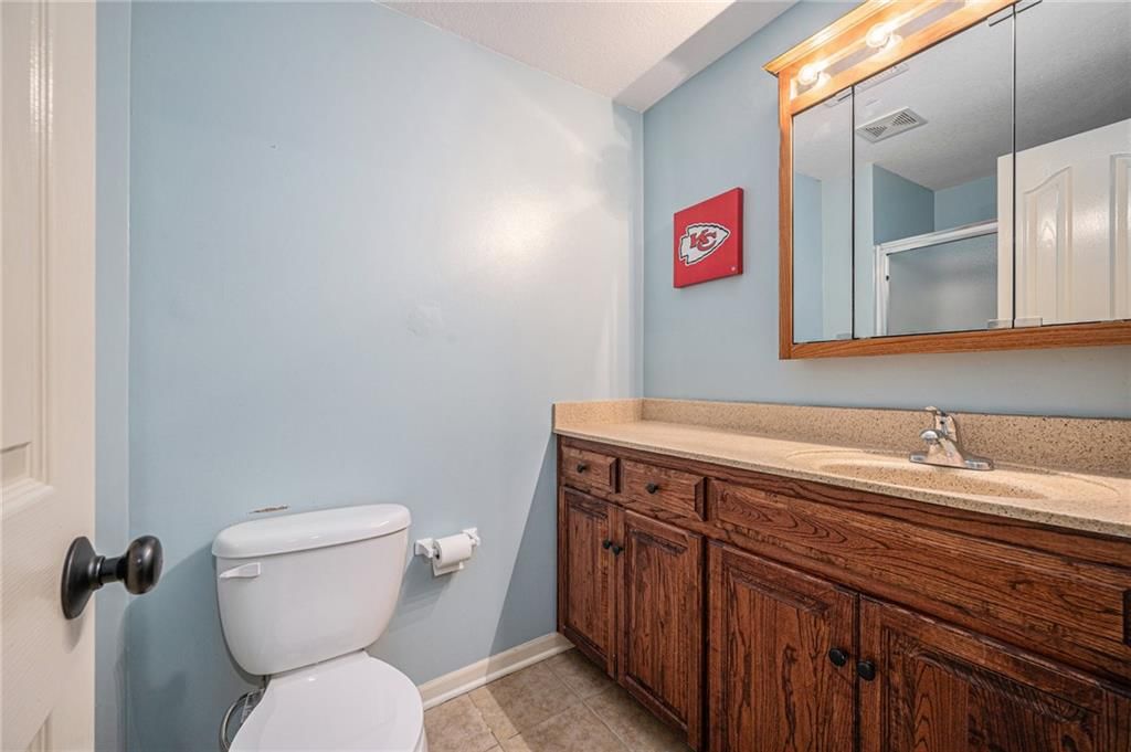 9609 N Adrian Avenue — photo 20