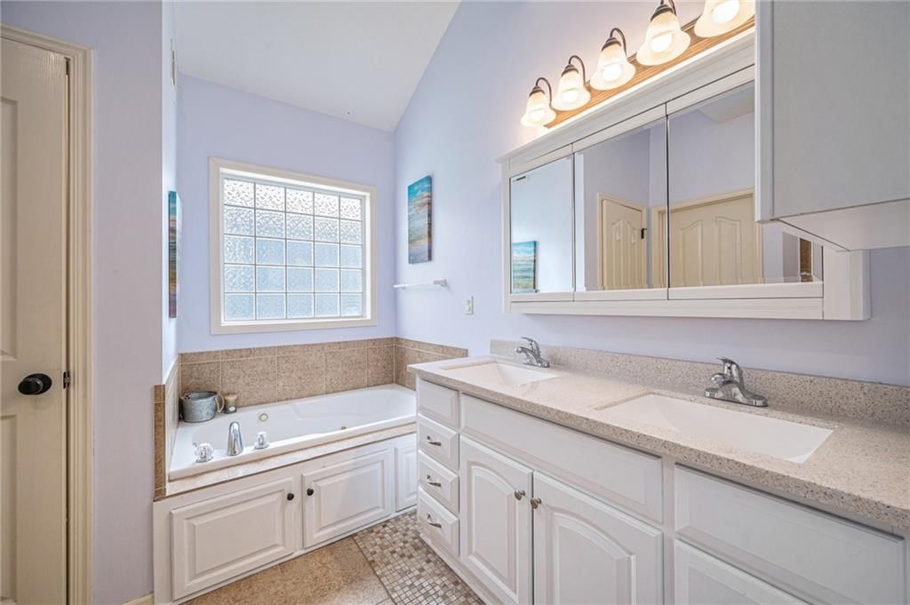 9609 N Adrian Avenue — photo 10