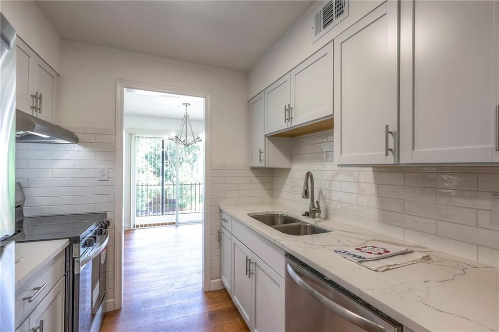 5008 Grand Avenue — photo 11