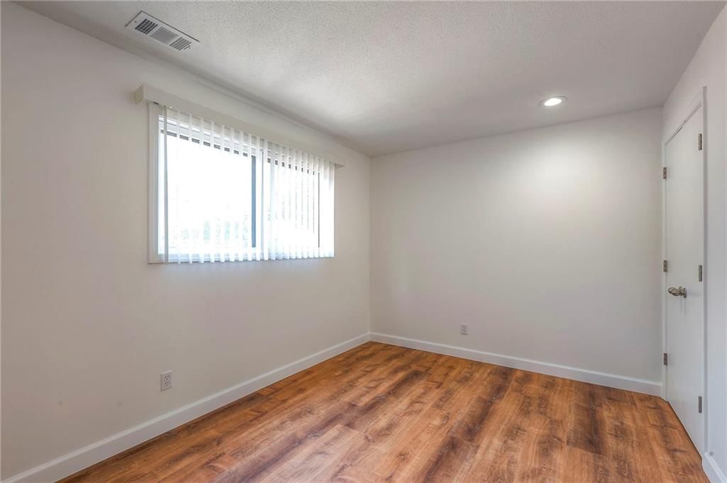 5008 Grand Avenue — photo 13