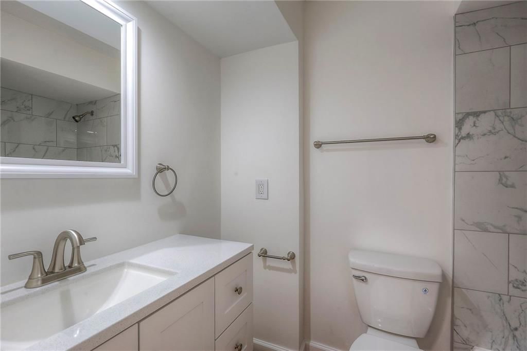5008 Grand Avenue — photo 14