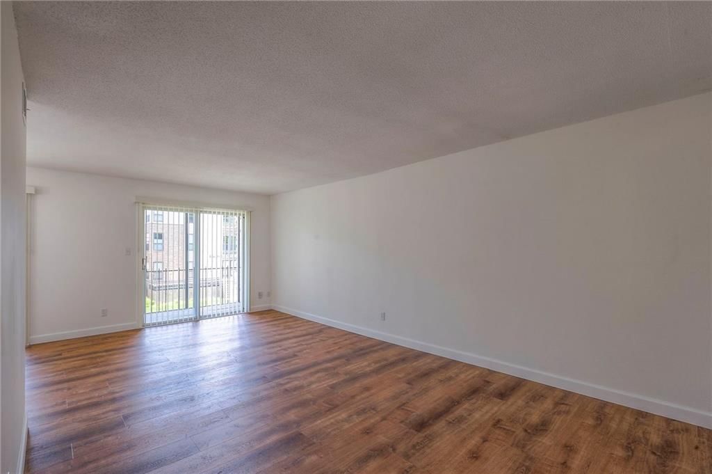 5008 Grand Avenue — photo 3