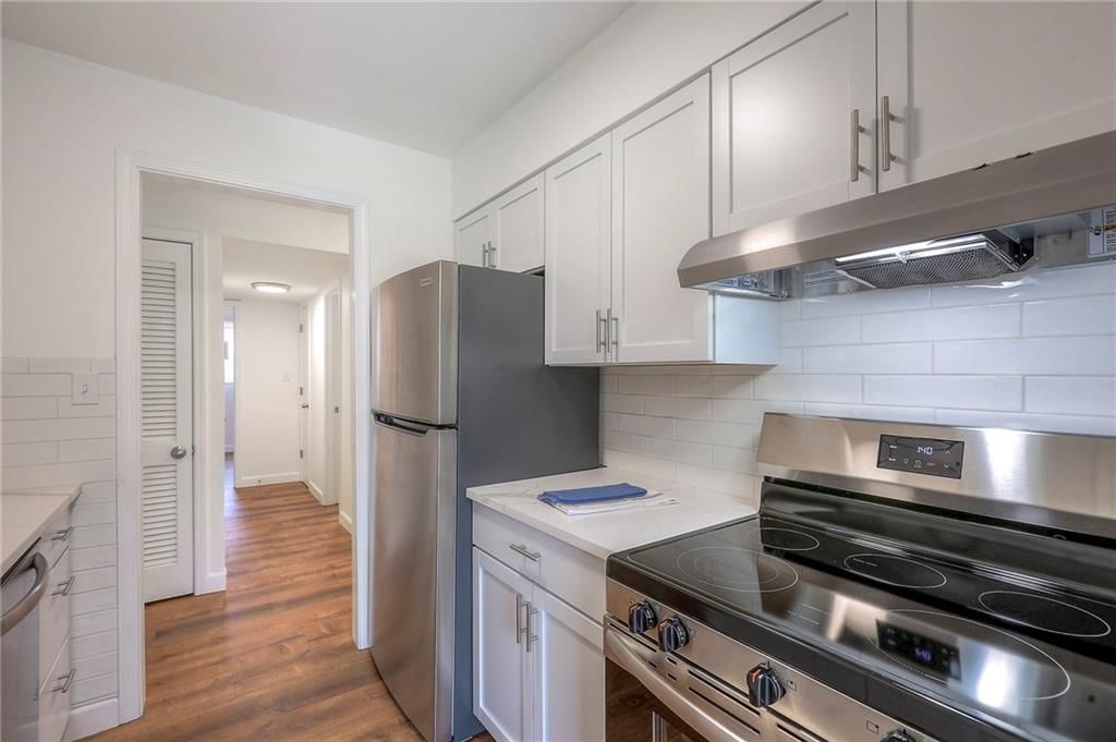 5008 Grand Avenue — photo 10