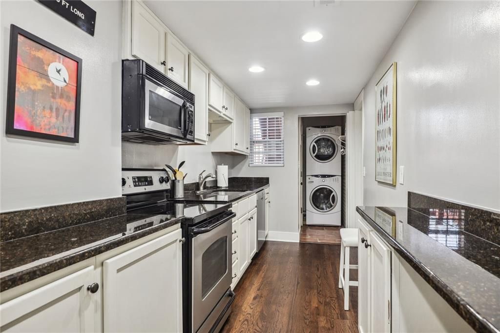 5131 Wyandotte Street — photo 7