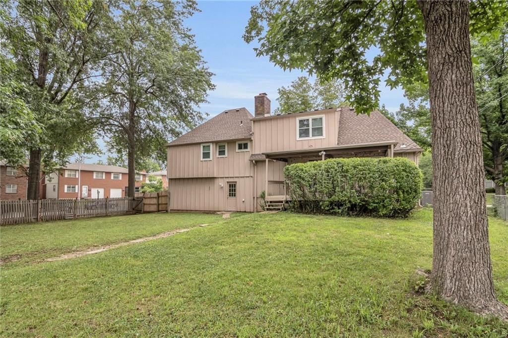 8407 W 97th Terrace — photo 43