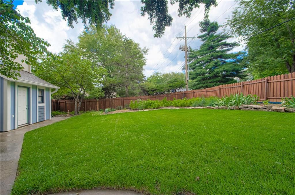 9221 acuff Lane — photo 35