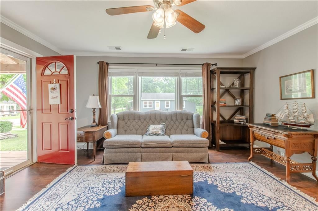 302 W Walnut Street — photo 11
