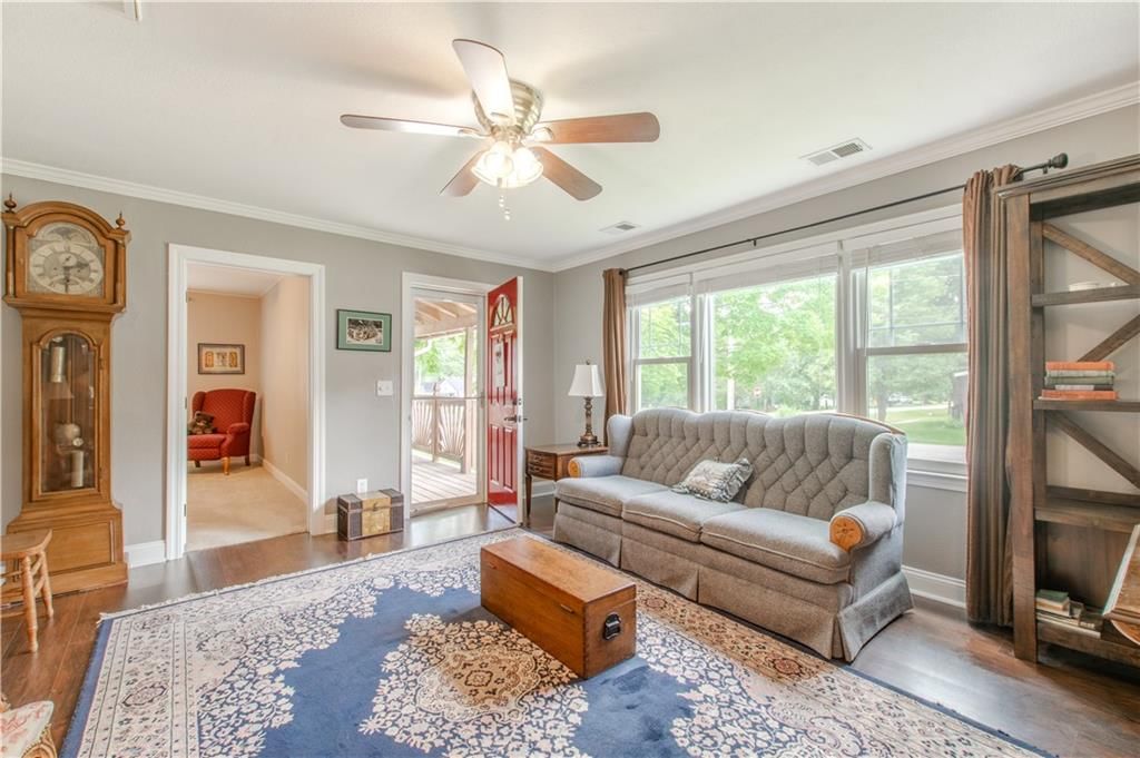 302 W Walnut Street — photo 13
