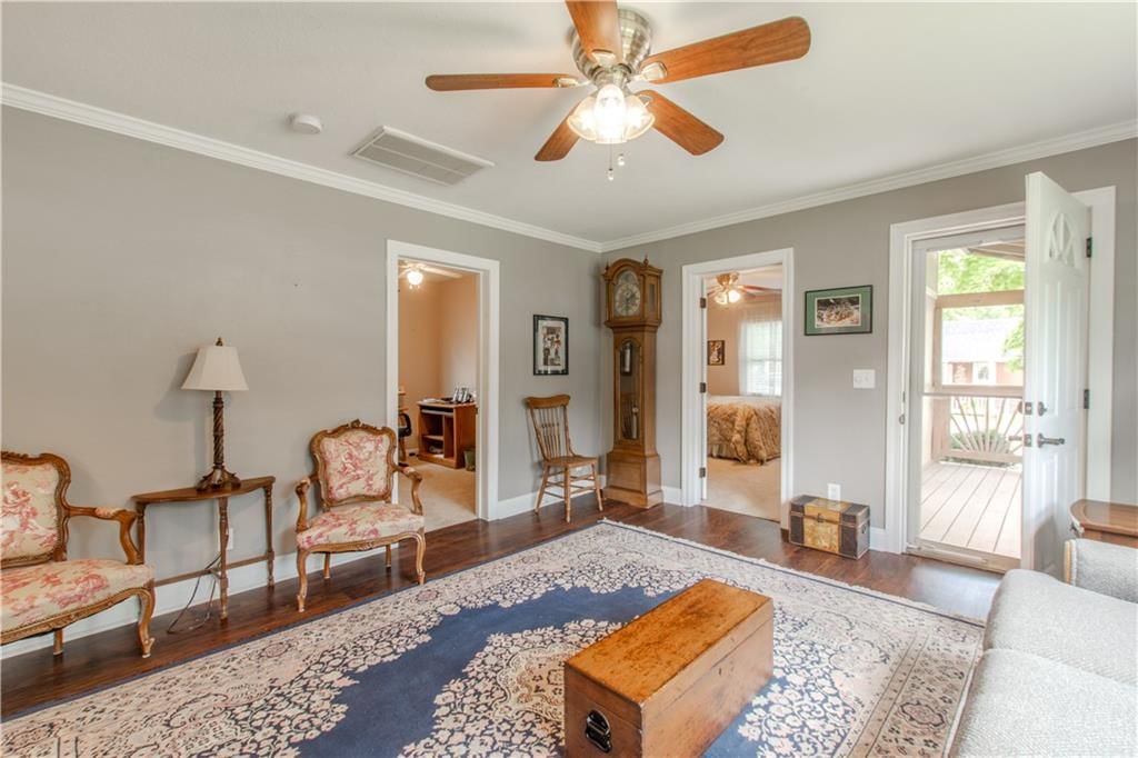 302 W Walnut Street — photo 14