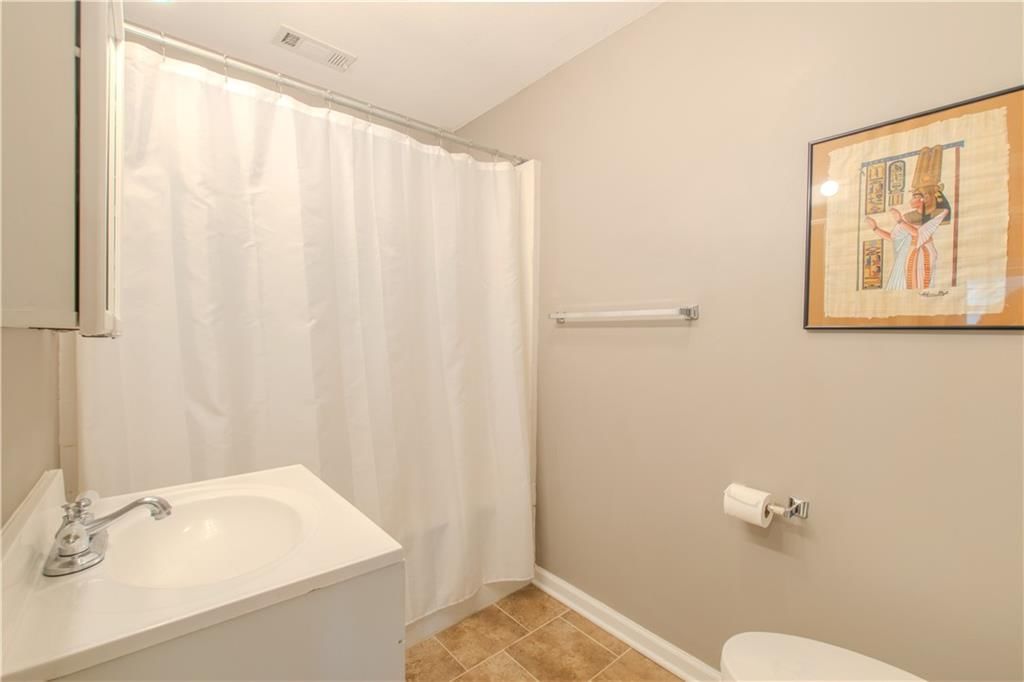 302 W Walnut Street — photo 21