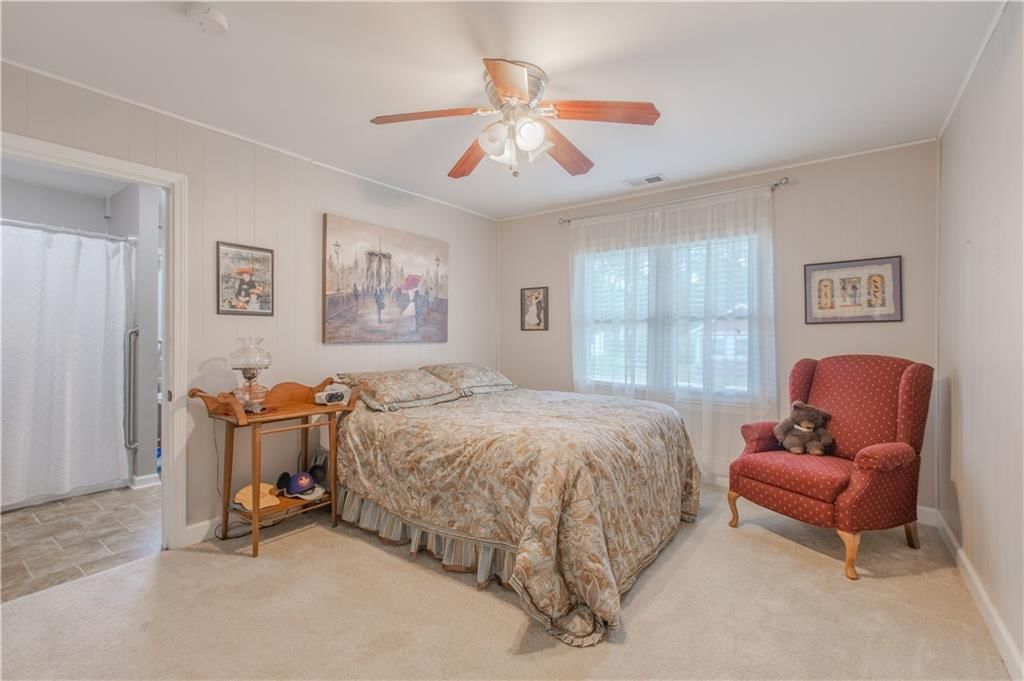 302 W Walnut Street — photo 27