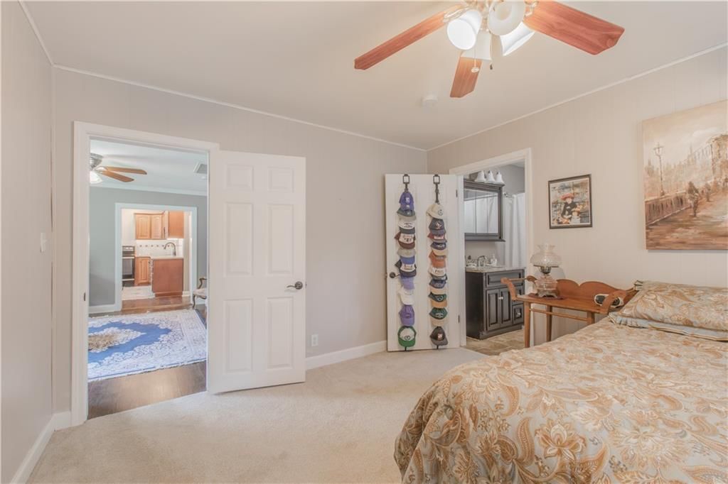 302 W Walnut Street — photo 28