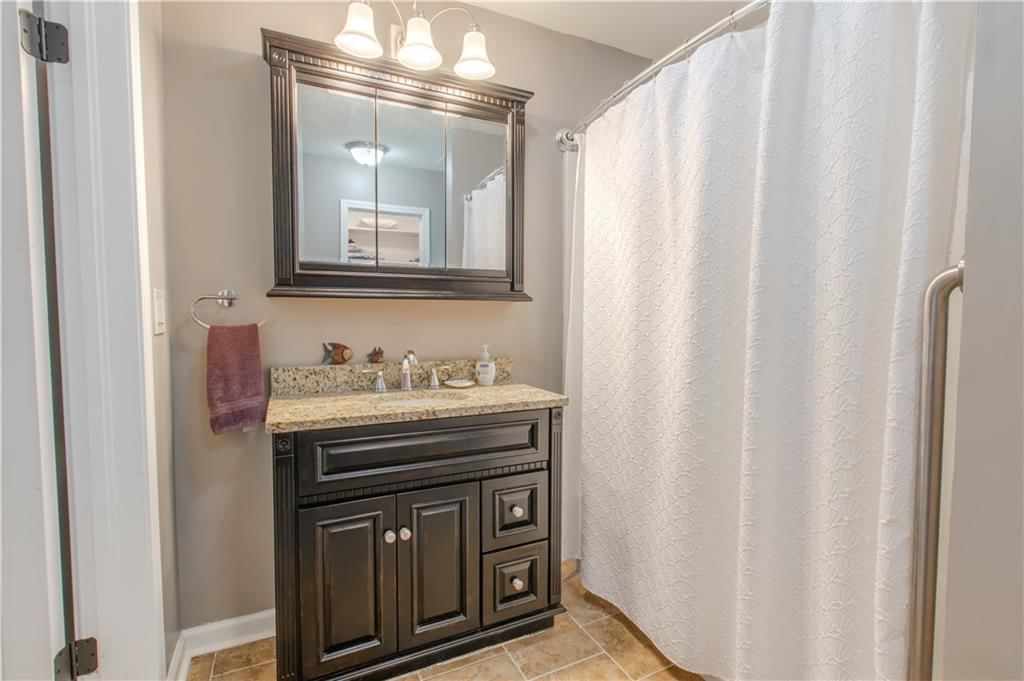 302 W Walnut Street — photo 30