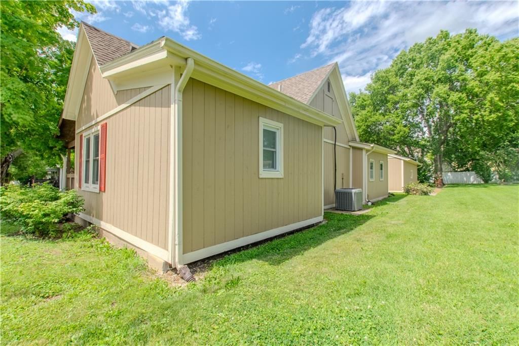 302 W Walnut Street — photo 9
