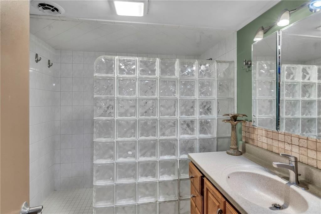 425 North Shore Drive — photo 30