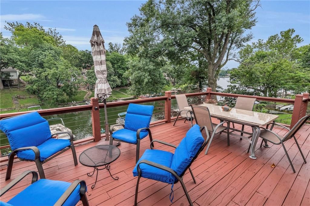 425 North Shore Drive — photo 32