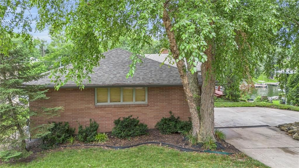 425 North Shore Drive — photo 6