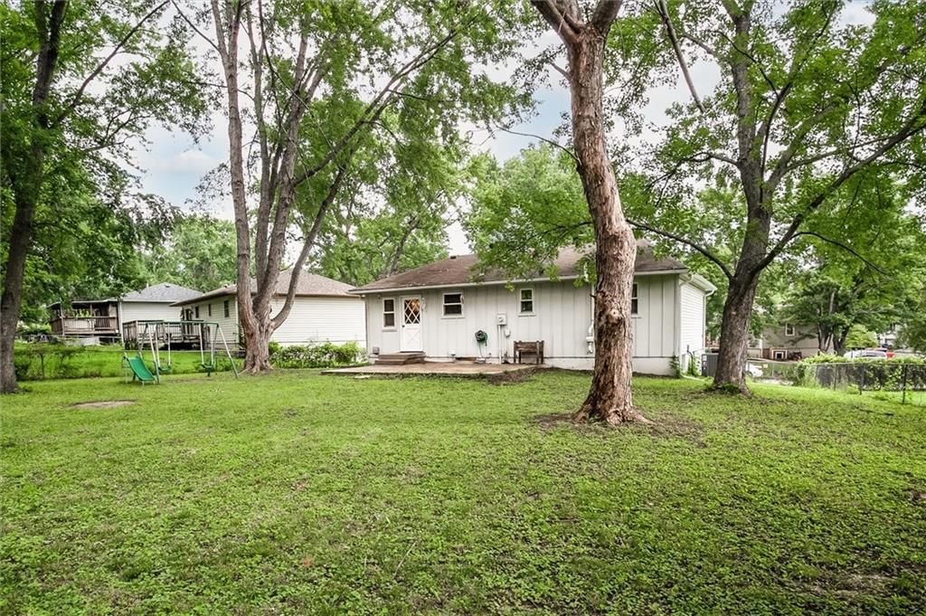 1022 Village Court — photo 28