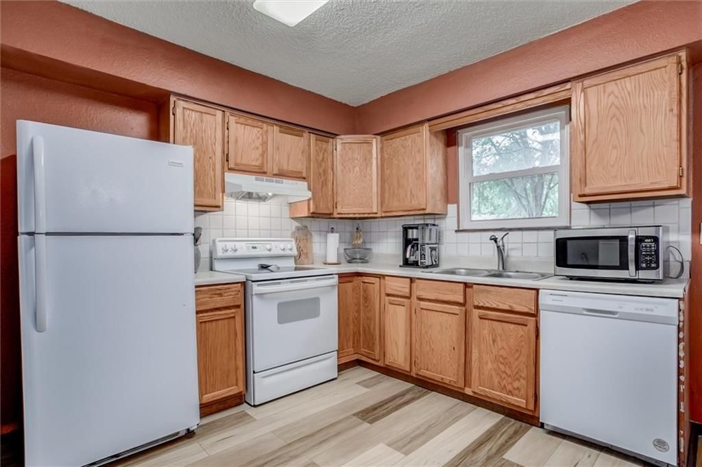 1022 Village Court — photo 8
