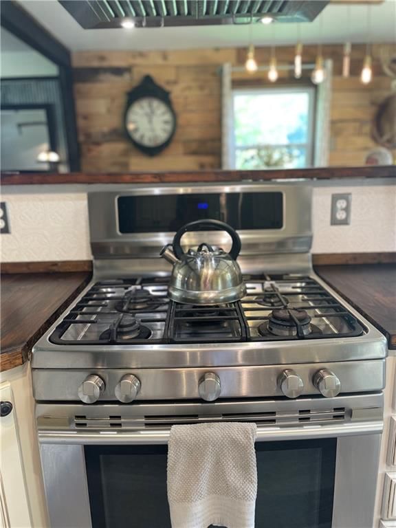 7605 Harry Truman Drive — photo 9