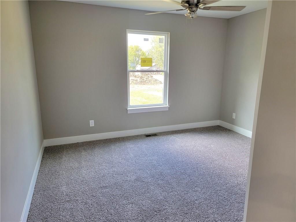 309 N Jackson Street — photo 15